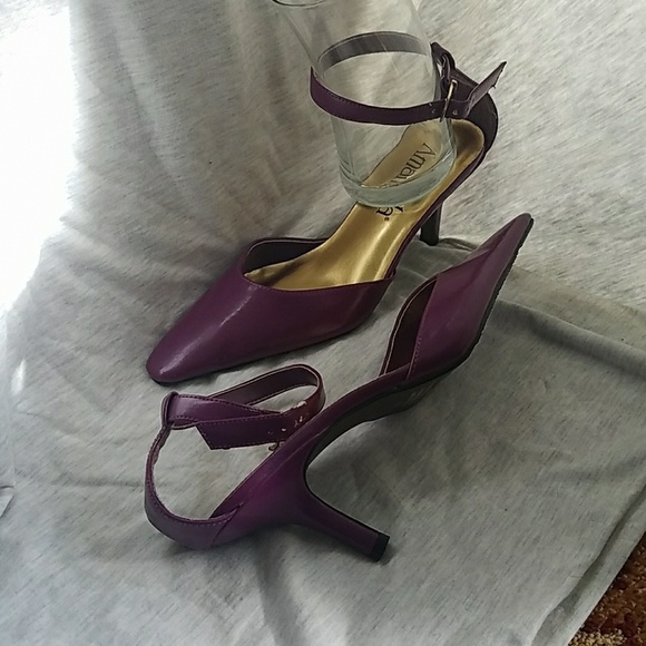 purple kitten heel sandals